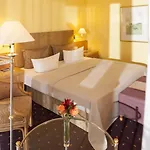 Dorint Venusberg 4* בון